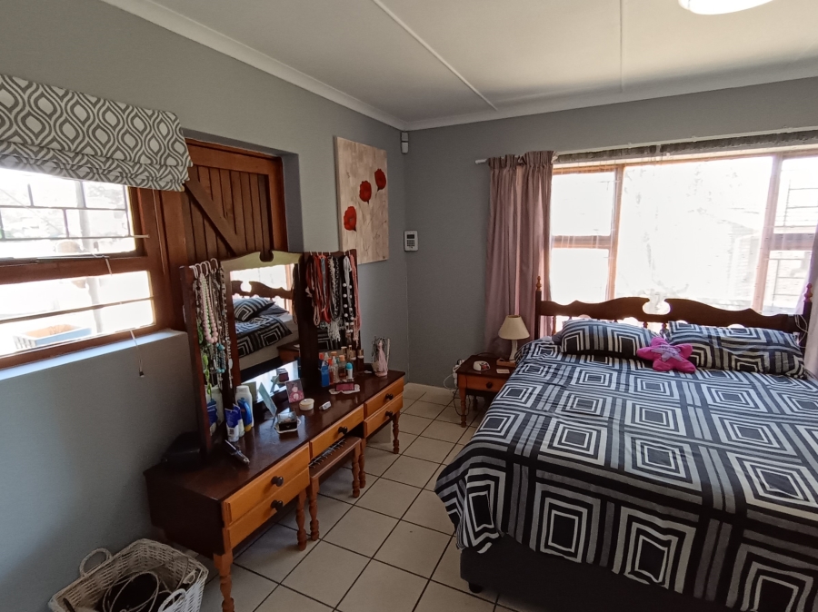 3 Bedroom Property for Sale in Wavecrest Eastern Cape
